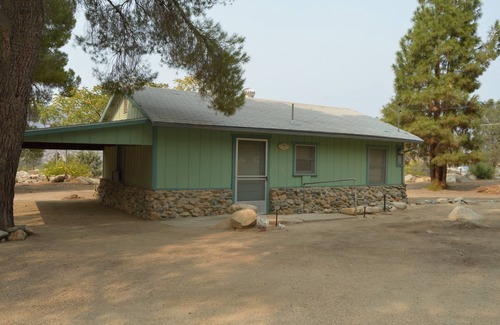 Lake Isabella Cabin | The Green Cabin - A Forest Escape 5 Min to Lake & 20 Min to River