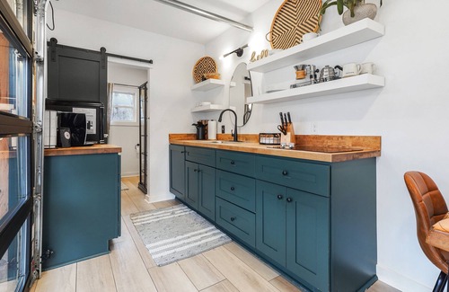Columbus House | The Green Creek Shipyard | Hot Tub, Sauna, Fire Pit + Private Pond!