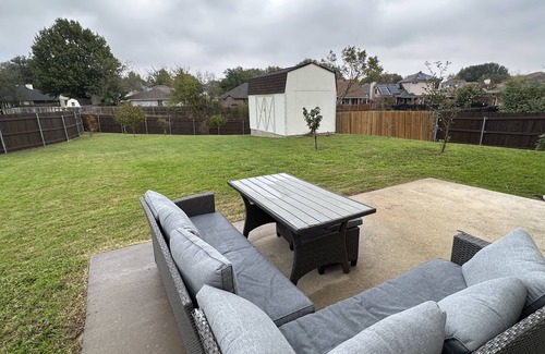 Fort Worth House | The Green House; SELF CHECK IN