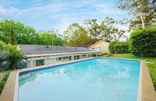 St Ives House | The Green Nest 4BR house with Pool