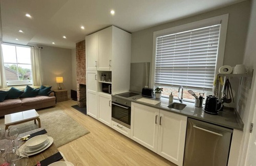 Wadhurst Apartment | The Greig 1B - Smart, spacious 1 bed Wadhurst Apartment (1B) - Sleeps 4