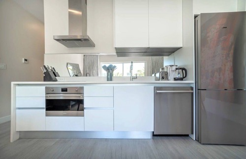 Seven Mile Beach Apartment | The Grove 1BR Apt/w Rooftop Pool+Onsite Amenities