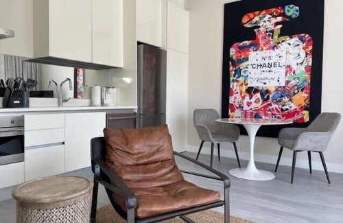 Seven Mile Beach Apartment | The Grove 1BR Apt/w Rooftop Pool+Onsite Amenities