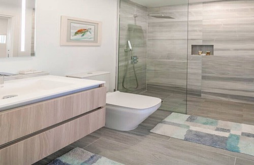 Seven Mile Beach Apartment | The Grove 1BR Apt /w Rooftop Pool+Onsite Amenities