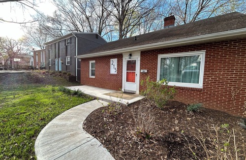 Jefferson Park Avenue House | The Grove: Comfy living in Cville Brand New!