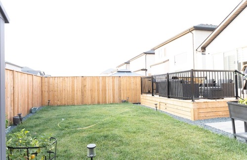 Winnipeg House | The Guest Expertise – Where Elegance Meets Comfort in a 5BR Luxury Retreat