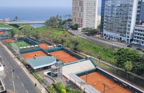 Petit Jean Ocharan Apartment | The Guest Home at the booming center of Miraflores