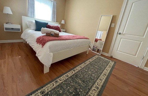 Ohio City Apartment | The Guest House in Ohio City - Mehmaan Khana