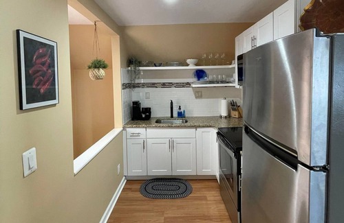 Ohio City Apartment | The Guest House in Ohio City - Mehmaan Khana
