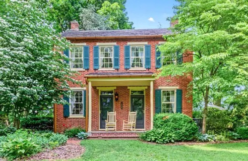Salunga House | The Guesthouse at Historic Magnolia Manor