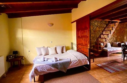 Distomo-Arachova-Antikyra Ski Chalet | The guesthouse