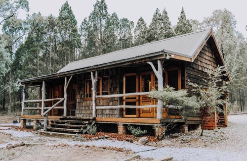Budgee Budgee Cabin | The Gully Dreamy Cabin on Acres of Outback Charm