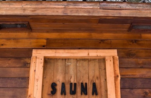 Blaeberry Cabin | The Hütte | Firepit | Projector | TheBlaeberryBase