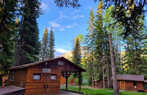 Blaeberry Cabin | The Hütte | Firepit | Projector | TheBlaeberryBase