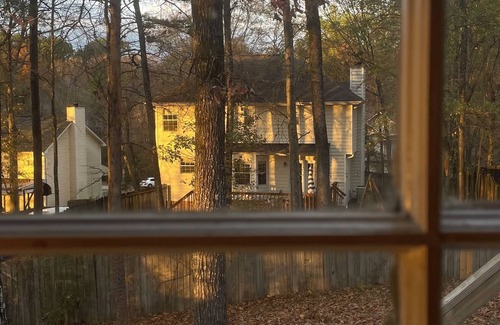 Alabaster House | The Hallmark House on Cambridge Lane, 30 mins from Birmingham, 4 mins from I-65