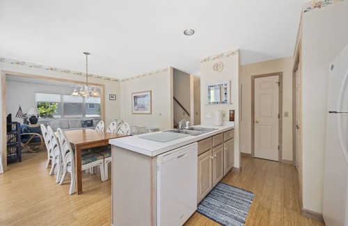 Piney Island House | The Happy Crab - Waterfront on Chincoteague Island!