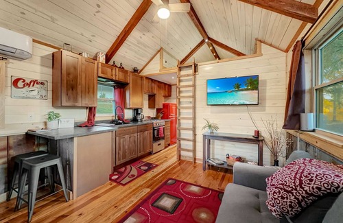 Olin Cabin | The 'Happy Go Fishing Cabin' at the Park Place (on Parks Rd)