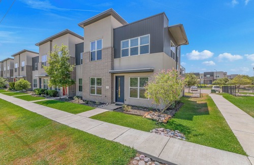 Wellborn Condo | The Happy Hideaway Condo is just 6.5 miles from Kyle Field/Texas A&M!