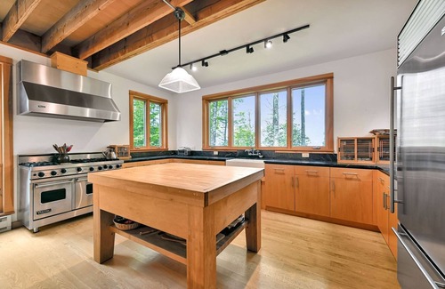 La Pointe House | The Haven - Custom Home with Access to Hidden Beach