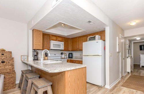 Surf City Condo | The Haven - Oceanfront Surf Condo! Community Pool, Sleeps 4