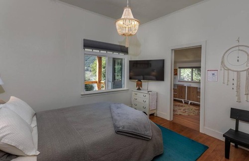 Mariposa House | The Haven on 7th Street