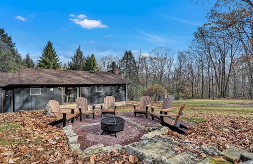 Stony Run House | The Hawk's Nest: 2-bedroom house. Hike to Hawk Mountain/Appalachian/Kempton, PA