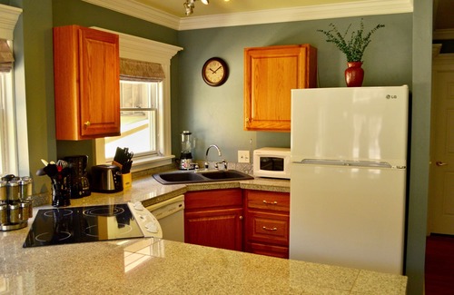 Manitou Springs Historic District Apartment | The Heart of Manitou Springs. Award-winning. Luxurious. Romantic. 2nd Floor West