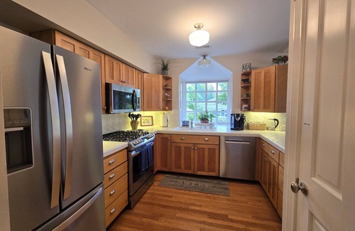 Sonoma House | The Heart of Sonoma Plaza: Stylish 1877 Victorian