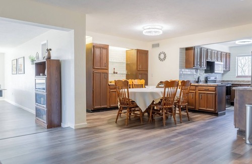 Tucson House | The heart of the desert with amazing views and hiking trails right outside!