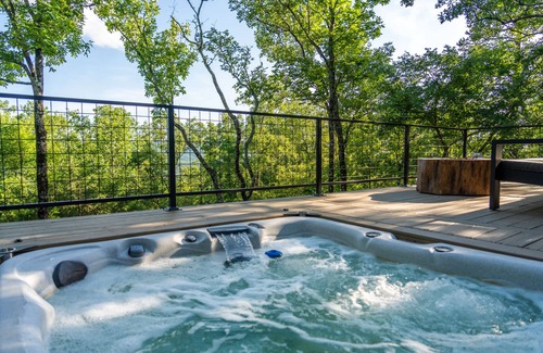 Hot Springs Cabin | The Hedgehog Cabin, Hot Tub, Mountaintop