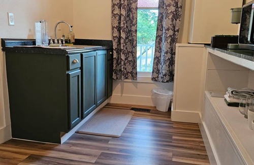 Independence Apartment | The Hedges House - Studio