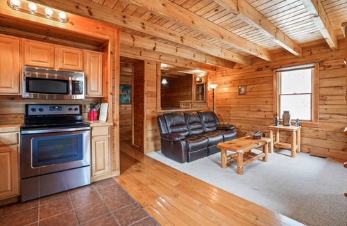 Carbon Hill Cabin | The Hemlock Cabin | Hocking Hills