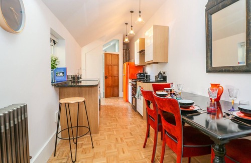Little Coxwell Cottage | THE HEMMEL, pet friendly, character holiday cottage in Faringdon