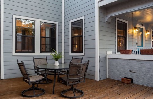 Neartown House | The Hera! Luxury Mansion in Montrose w/Pool 2BR+3