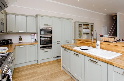 Godshill House | The Hermitage - Ventnor - Sleeps 20