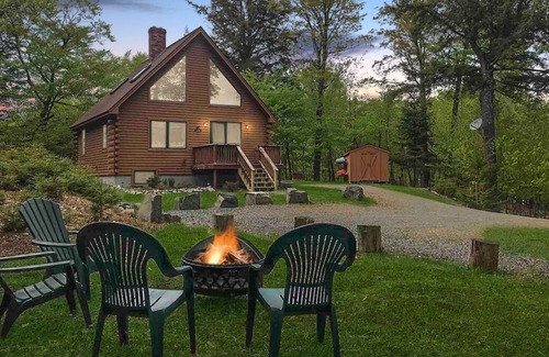 Beaver Cove Cabin | The Hidden Cabin (Close Access to Moosehead Lake!)
