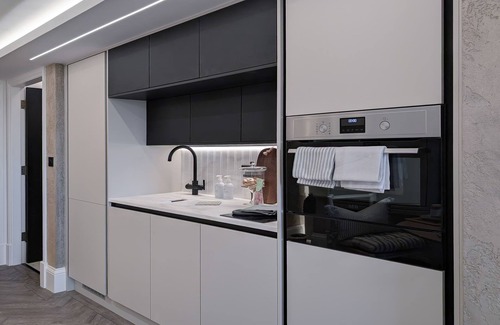 Penrith Apartment | The Hide Summary: The