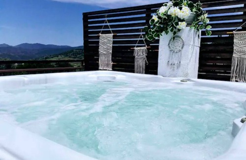 Lasa House | The Hideaway - A Paradise of Bird Song - Panoramic Views - Roof Top Hot Tub