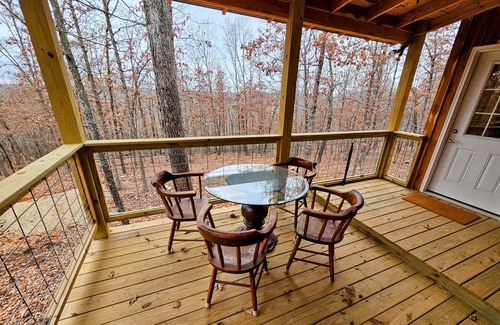 Mammoth Spring Cabin | "The Hideaway Cabin" Newly constructed cozy cedar cabin in the Ozark Mountains.