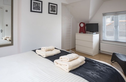 Dartmouth Cottage | The Hideaway, DARTMOUTH
