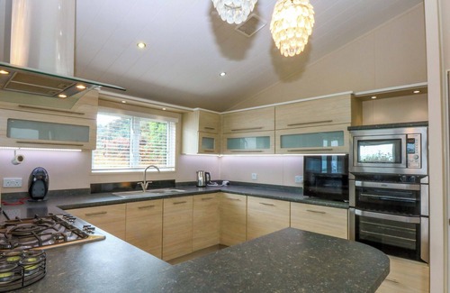 Rhyd-y-clafdy Cottage | THE HIDEAWAY, family friendly, with a garden in Pwllheli