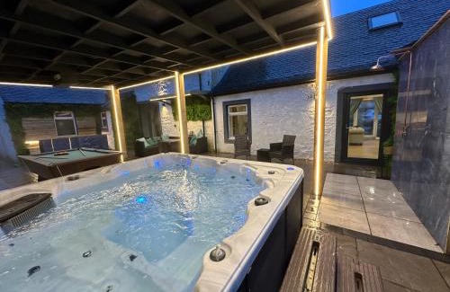 Newmilns Villa | The Hideaway - Farm Stay with hottub, pool table and outdoor cinema