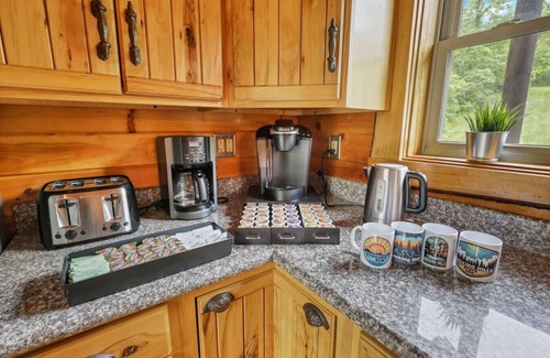 Logan Cabin | The Hideaway Hollow Lodge