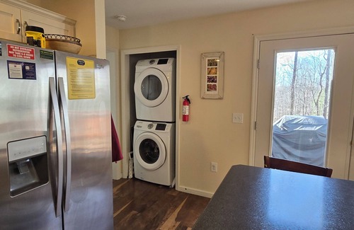 Sky Valley House | The Hideaway House- 3 bedroom with Hot Tub, Fenced Yard, Lake Access