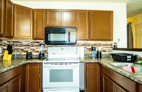 Cincinnati House | The Hideaway Lighthouse - 5 mins from Dtw Cincy