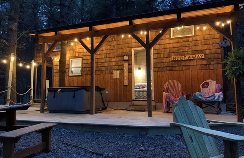 Leeper Cabin | The Hideaway near Cook Forest State Park