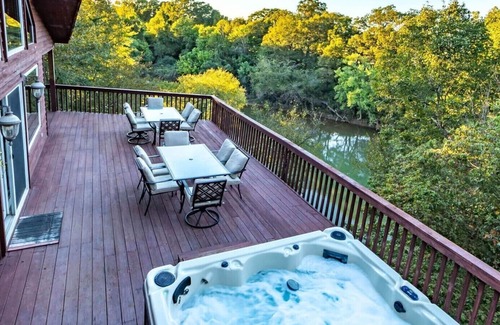 Oden Cabin | "The Hideout" Cabin 14