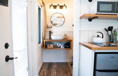 Hondo Cabin | The Highland Escape: A Serene Escape Amidst Nature's Majesty