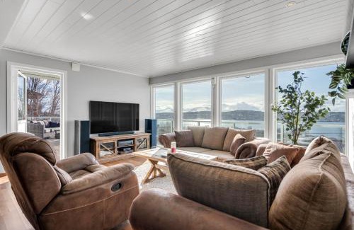 Tromso Apartment | The Highland - Majestic Views & Free parking