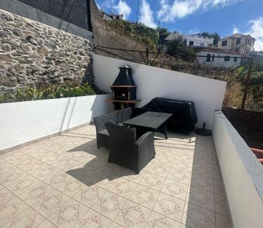 Monte House | The Hill View House